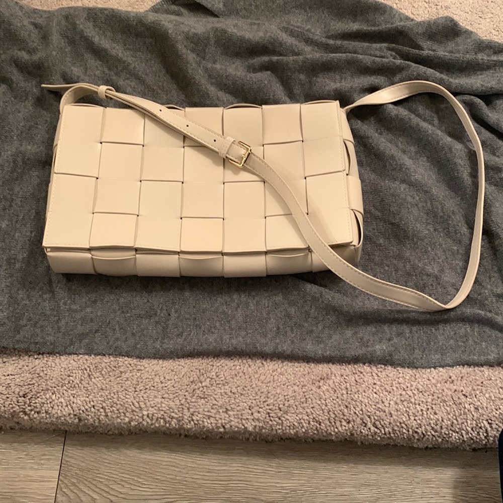 Boutique woven crossbody bag w flap front